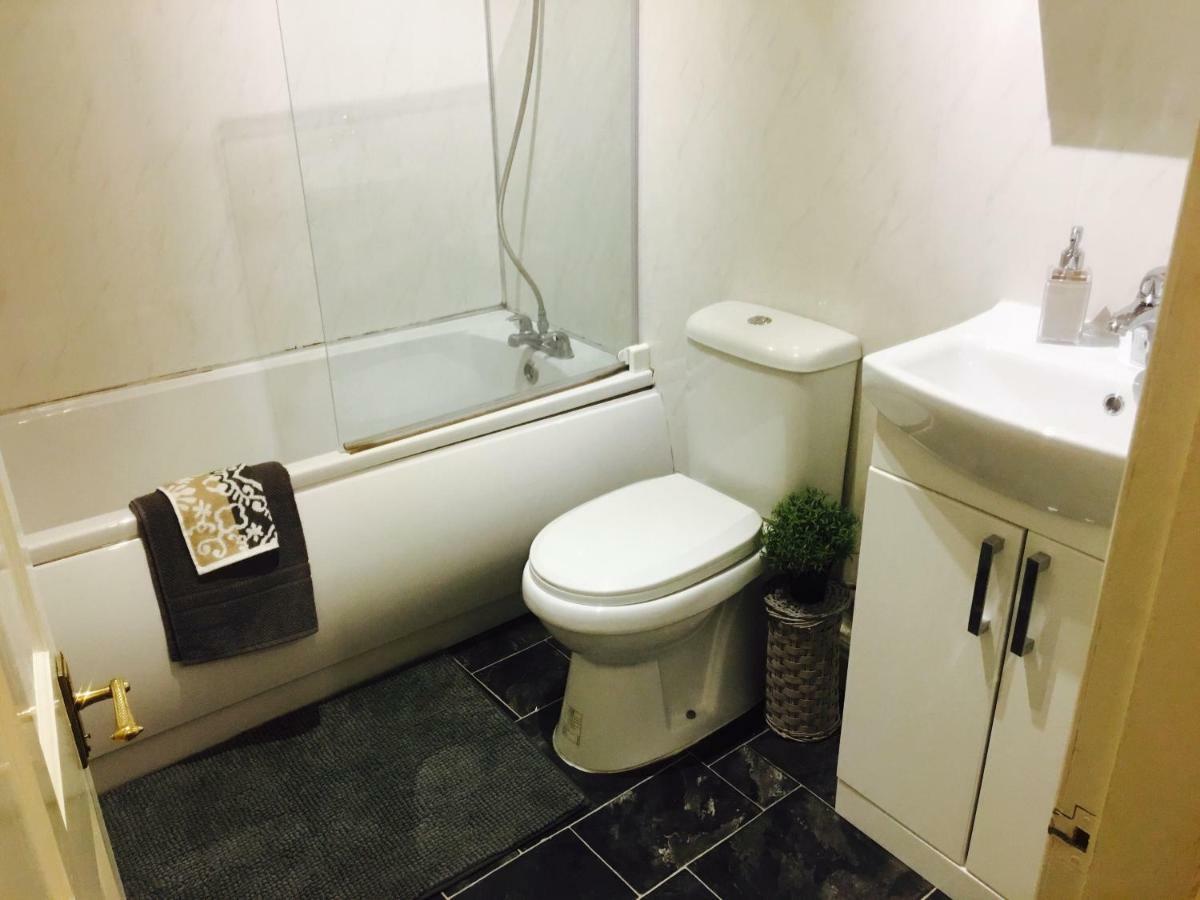 The Ideal House - 24 7 Check In Parking Villa Bradford  Bagian luar foto